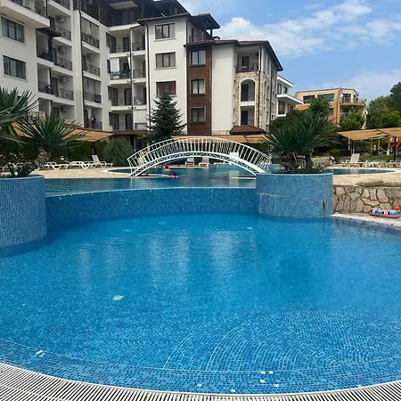 Appolonsea Apartment *